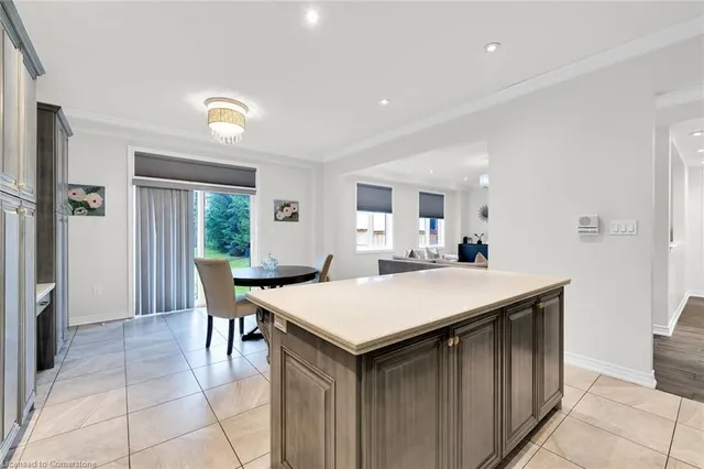 Additional image 18 of 216 Eleanor Ave