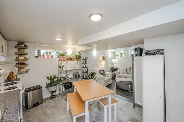 Additional image 34 of 143 Tuxedo Ave