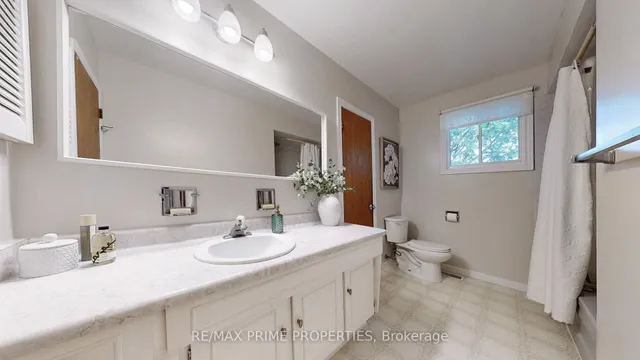 Additional image 27 of 64 Highcourt Cres