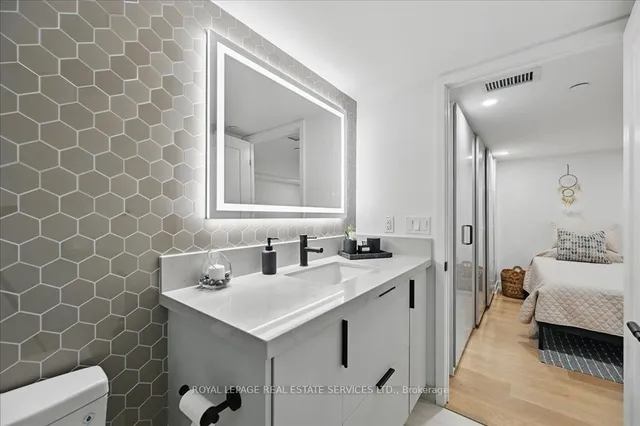 Additional image 40 of 2489 Taunton Rd Unit 108