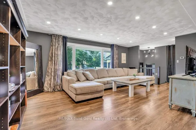 Additional image 11 of 60 Springbank Cres