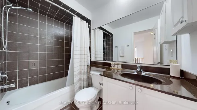 Additional image 12 of 2557 Sixth Line Unit 10