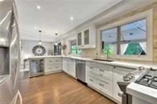 Additional image 10 of 564 Rosedale Cres