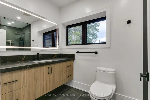 Additional image 26 of 111 Roxborough Dr