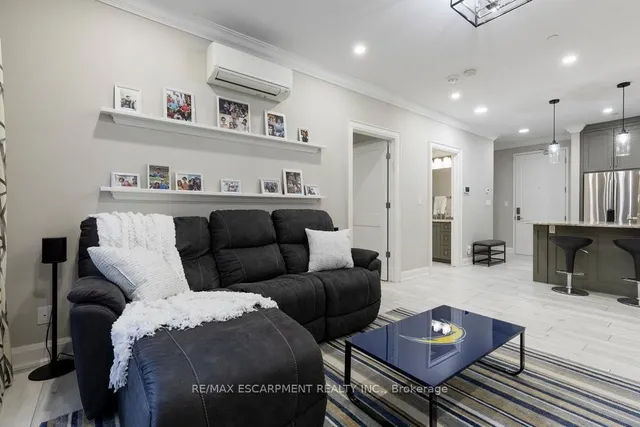 Additional image 14 of 208 BOLD St Unit 102