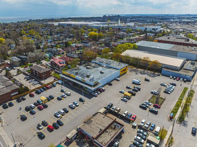 Additional image 38 of 256 Royal York Rd Unit 116