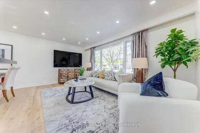 Additional image 5 of 811 Brimorton Dr