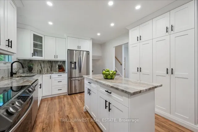 Additional image 16 of 76 Lower Canada Cres