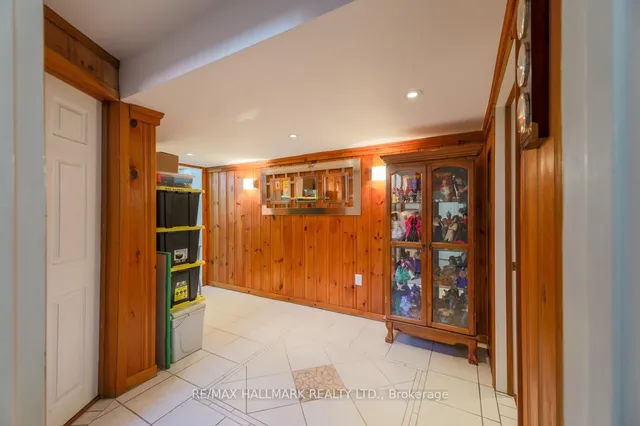 Additional image 20 of 118 Newport Ave