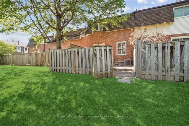 Additional image 49 of 30 Heslop Rd Unit 4