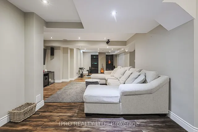 Additional image 36 of 14 Martineau Rd