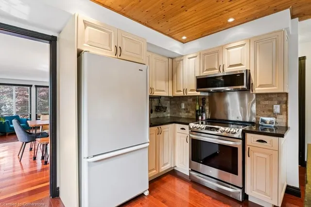 Additional image 18 of 90 Waterford Cres