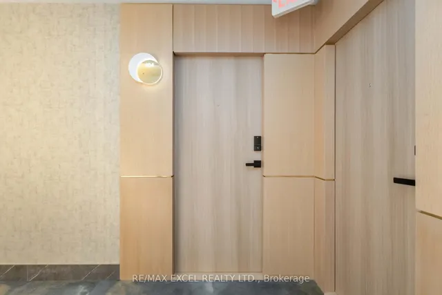 Additional image 6 of 21 Carlton St Unit 404