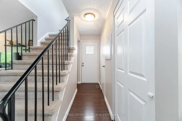 Additional image 19 of 76 Majestic Cres