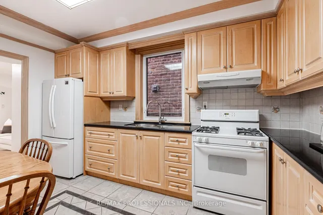 Additional image 7 of 999 Dufferin St