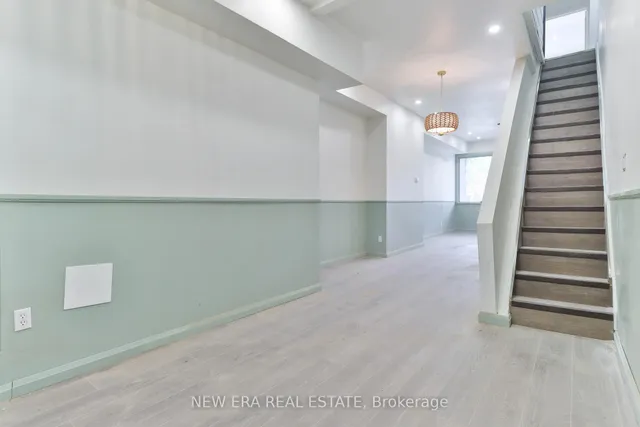 Additional image 21 of 990 Dovercourt Rd