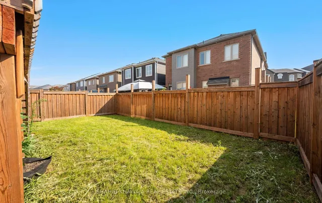 Additional image 44 of 1304 Basswood Cres