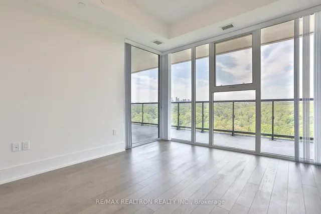 Additional image 28 of 10 Inn On The Park Dr Unit 901