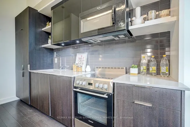 Additional image 8 of 6 Parkwood Ave Unit TH107