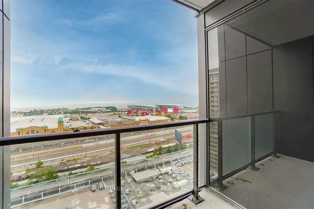 Additional image 28 of 135 East Liberty St Unit 1403