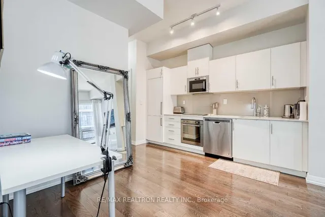 Additional image 15 of 460 Adelaide St Unit 951