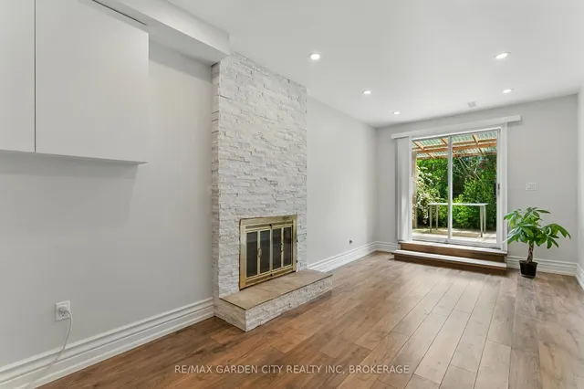 Additional image 17 of 101 Winter Gardens Tr