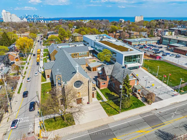 Additional image 46 of 256 Royal York Rd Unit 116