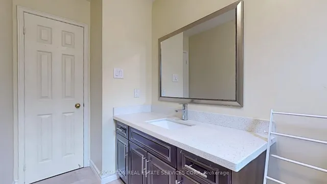 Additional image 16 of 409 Silverthorne Cres
