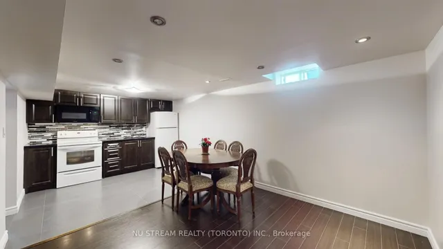 Additional image 32 of 16 Caronia Sq