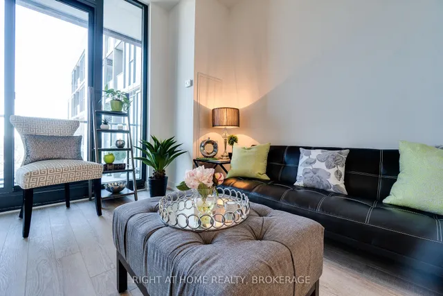 Additional image 5 of 250 Lawrence Ave Unit 724