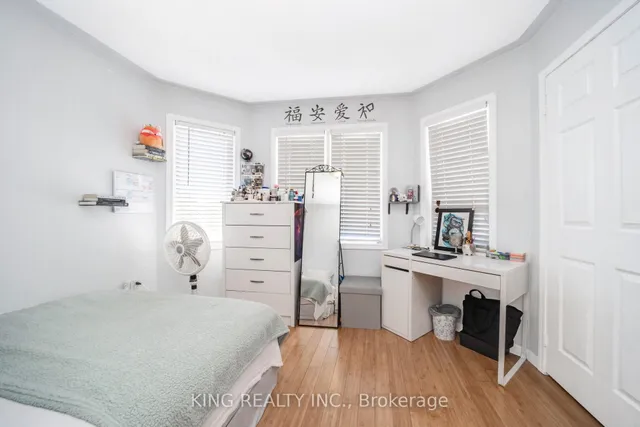 Additional image 31 of 24 Snow Leopard Crt