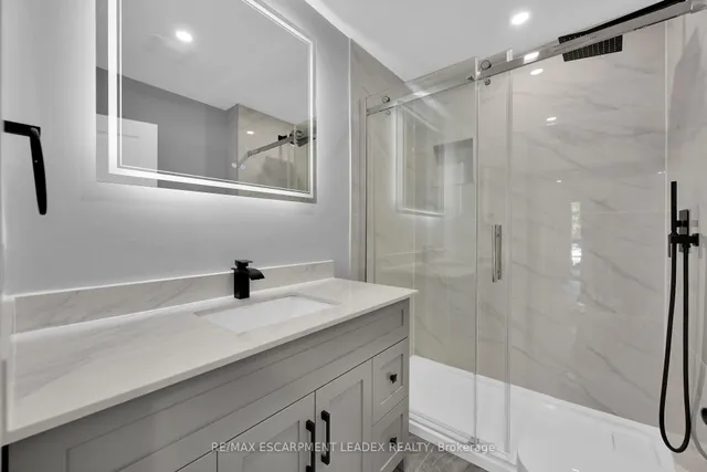 Additional image 12 of 24 CLAPHAM Rd