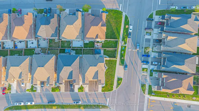 Additional image 28 of 157 Baffin Cres