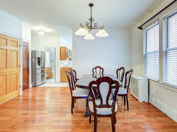 5620 68th St, Flushing, NY 11378