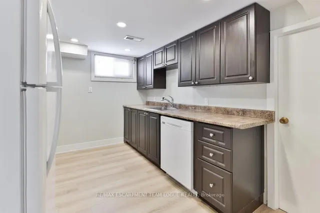 Additional image 30 of 50 Cornell Ave