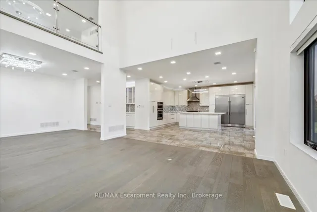 Additional image 20 of 39 Sunrow Gate