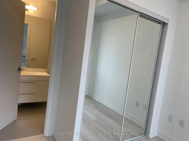 Additional image 15 of 39 roehampton Ave Unit 1204