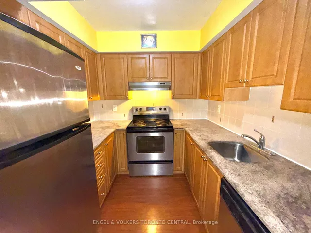 Additional image 5 of 225 Wellesley St Unit 208