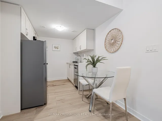 Additional image 4 of 12 Marquette Ave Unit 4