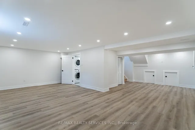 Additional image 40 of 2296 Devon Rd