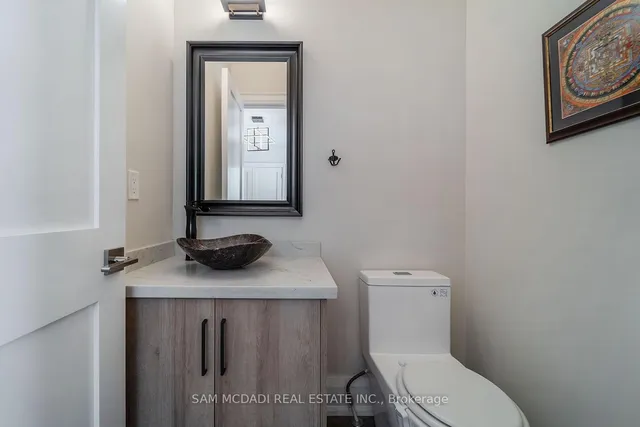 Additional image 24 of 2163 Deyncourt Dr