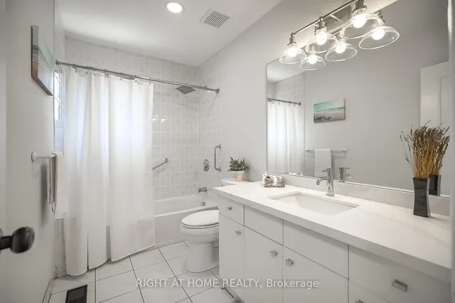 Additional image 24 of 14 Amulet St