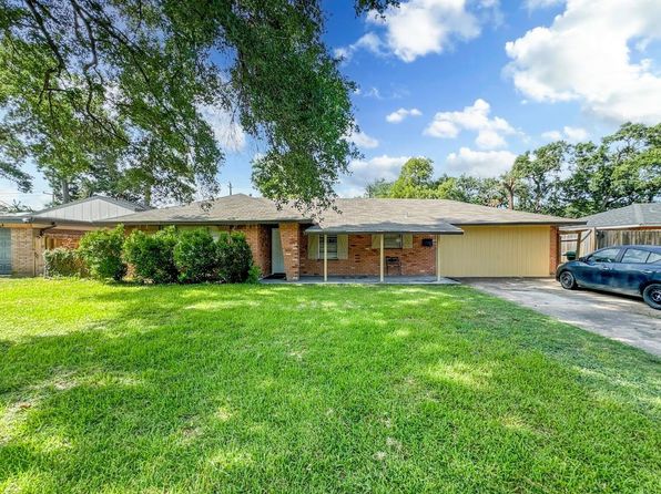 10167 Brinwood Dr, Houston, TX 77043