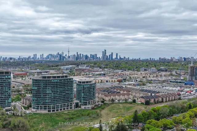 Additional image 46 of 10 Inn On The Park Dr Unit 710