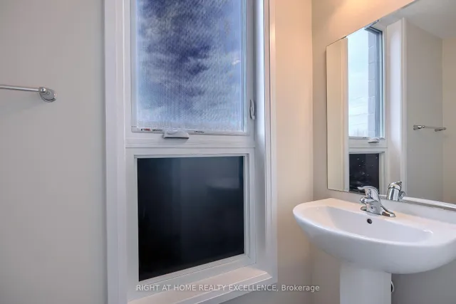 Additional image 28 of 261 Woodbine Ave Unit 28