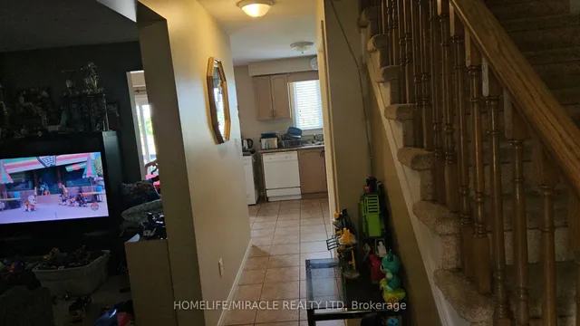 Additional image 2 of 12 Jonathon Crt