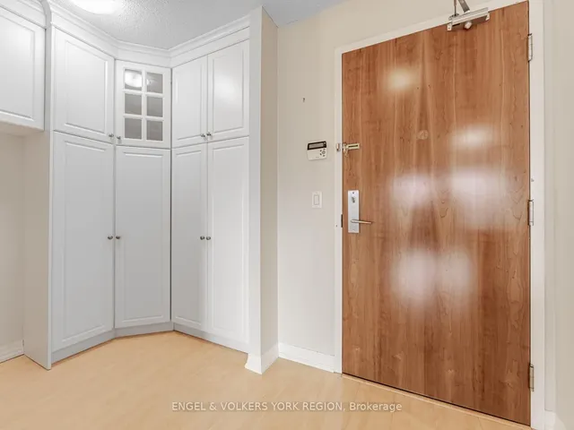 Additional image 2 of 1403 Royal York Rd Unit 1207