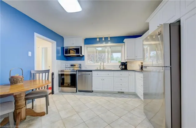 Additional image 3 of 55 Burbank Rd