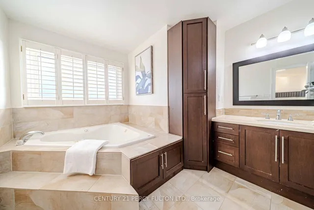 Additional image 20 of 45 Oak Knolls Cres