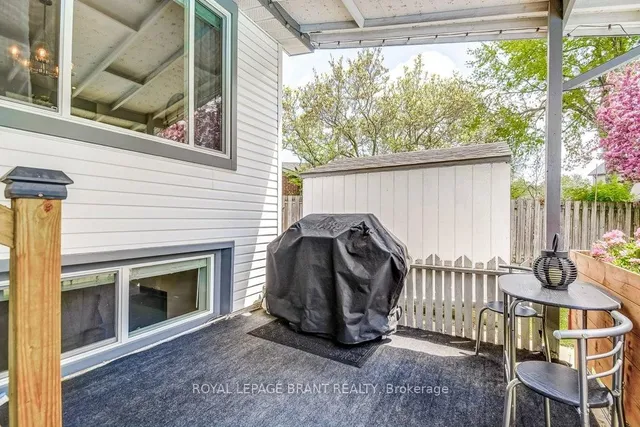 Additional image 36 of 726 Applewood Cres